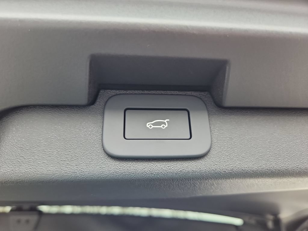Used 2026 Land Rover Discovery S AWD/4WD image 14