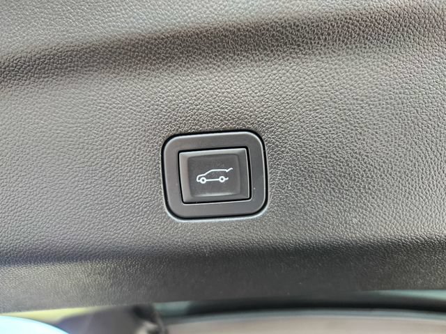 Used 2026 Chevrolet Suburban Z71 AWD/4WD image 34