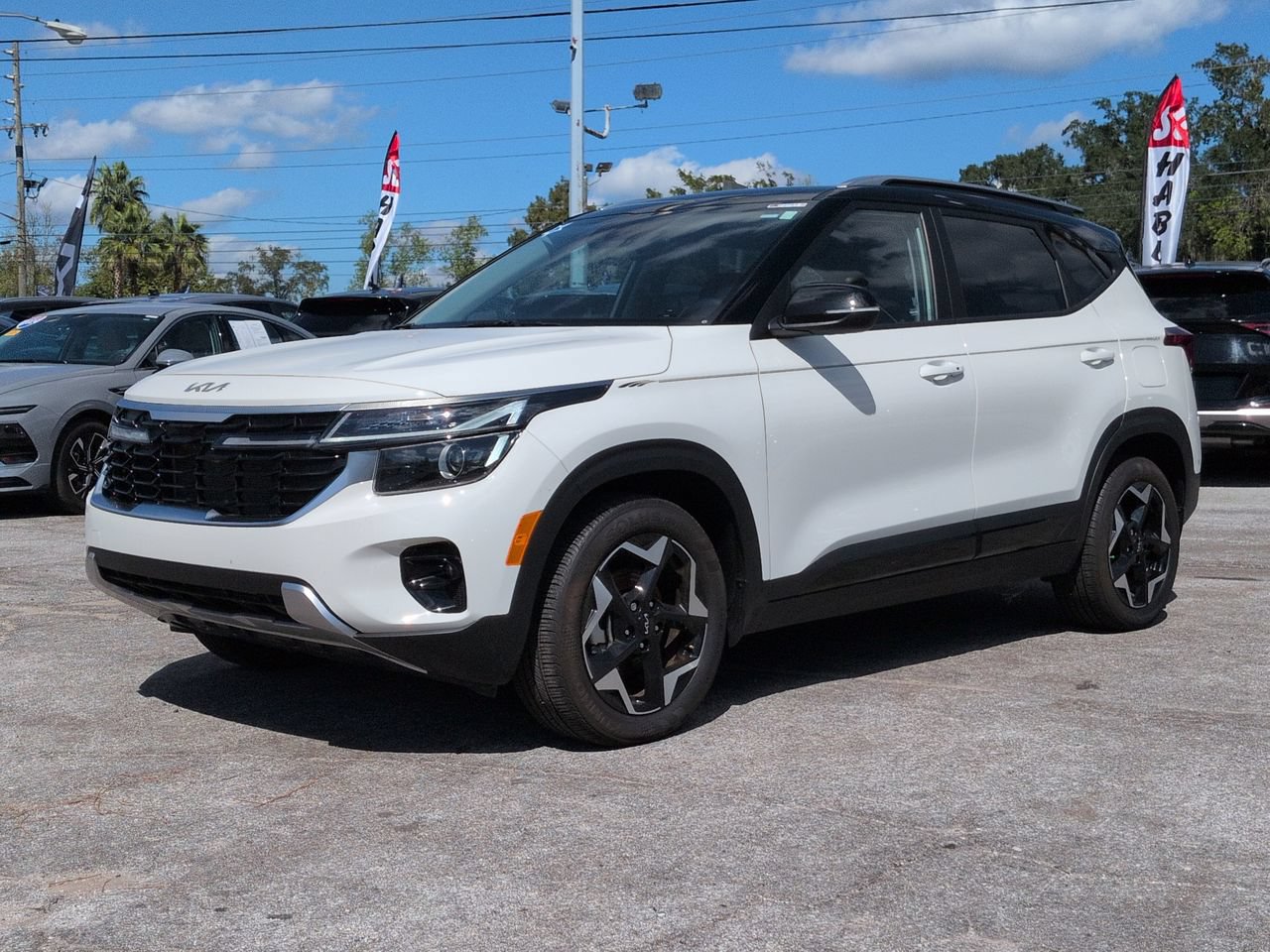 Used 2025 Kia Seltos S FWD image 2