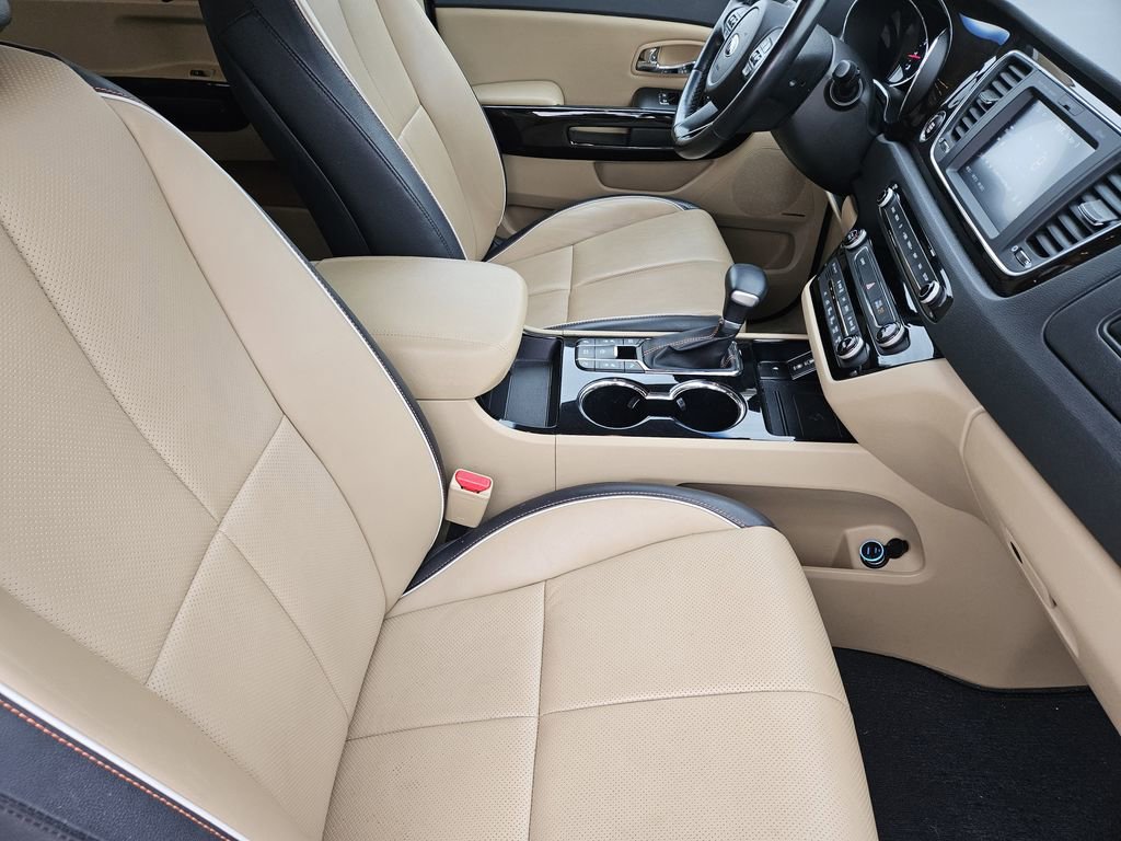 Used 2020 Kia Sedona SX image 11