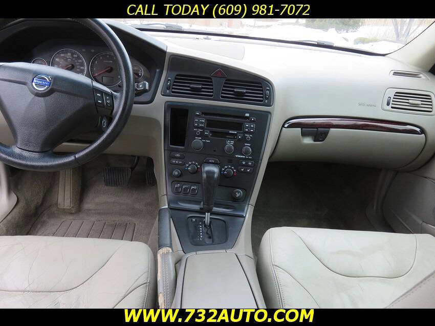 Used 2004 Volvo S60 2.5T FWD image 17