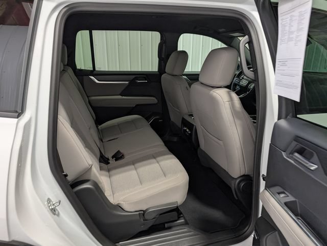 Used 2025 GMC Acadia Elevation AWD/4WD image 27