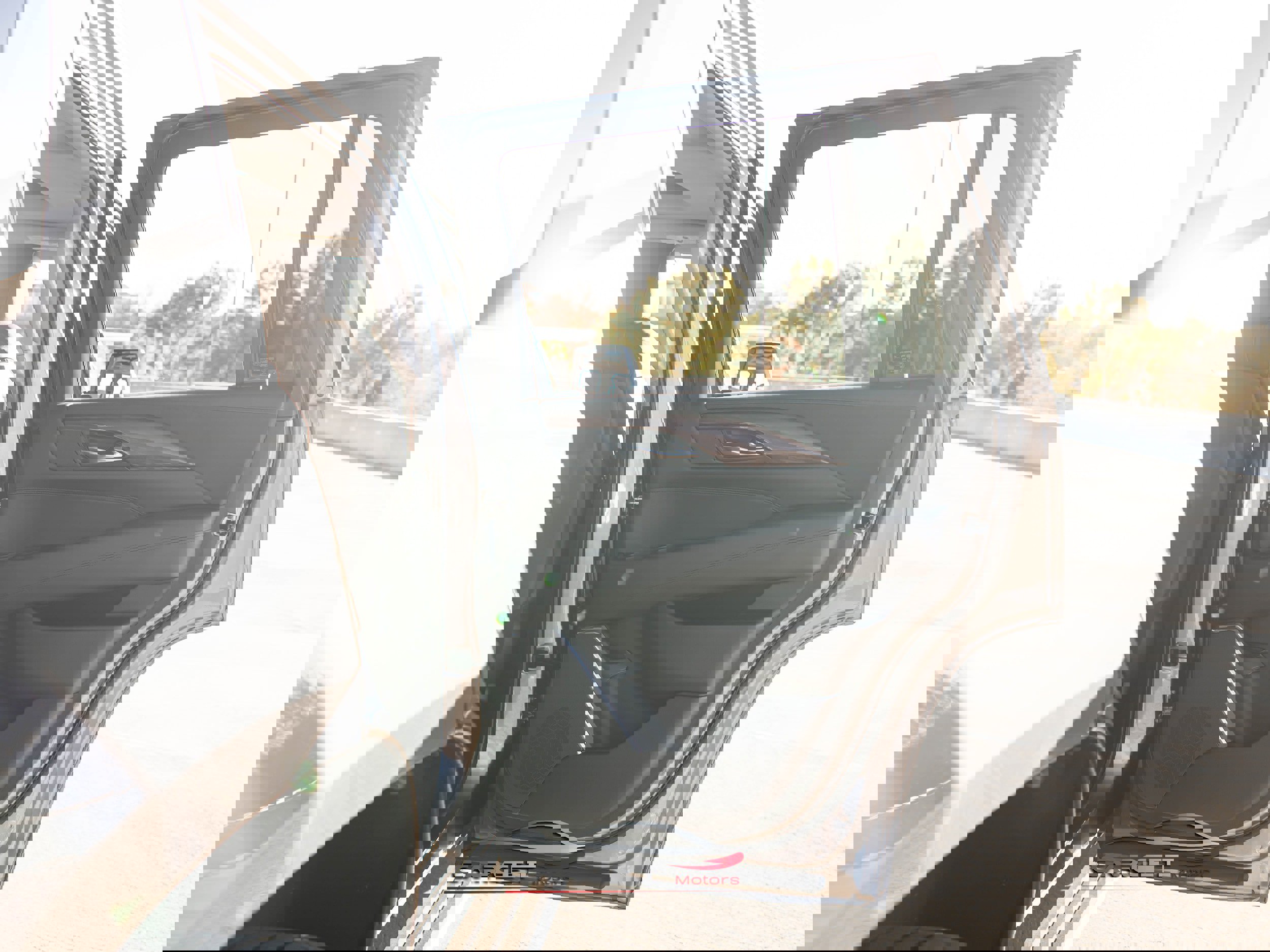 Used 2020 Cadillac Escalade Premium Luxury image 44