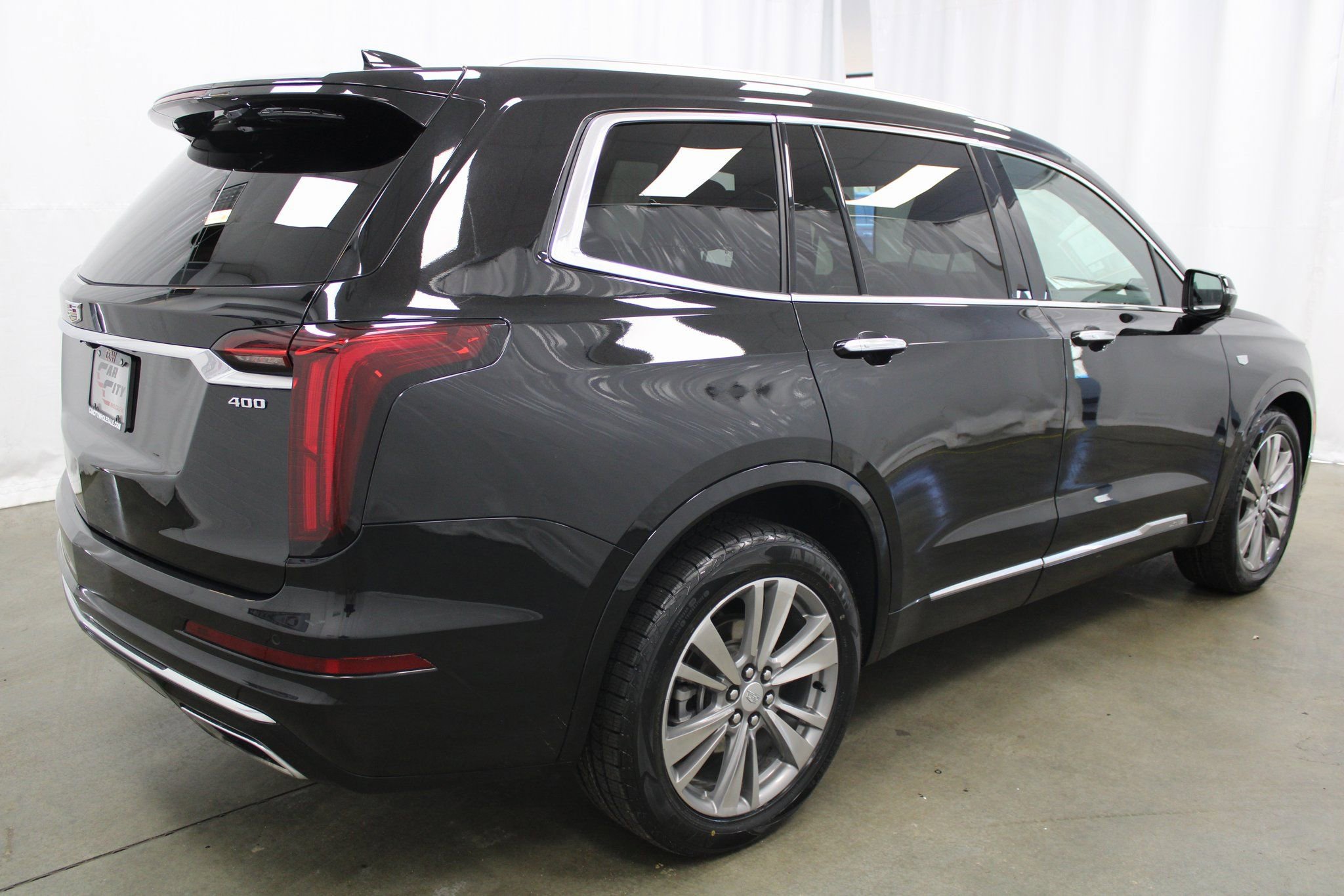 Used 2023 Cadillac XT6 Premium Luxury image 6