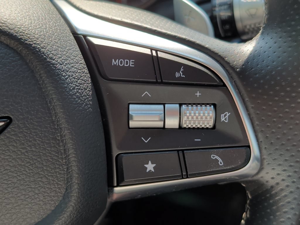Used 2025 Genesis G70 2.5T AWD/4WD image 13