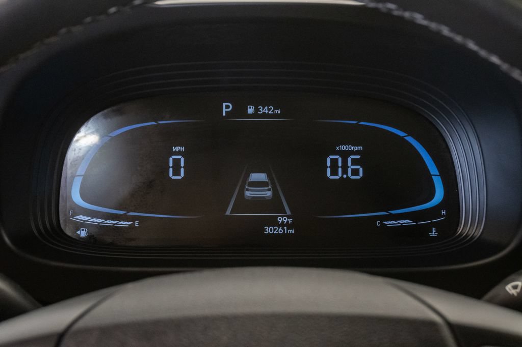 Used 2025 Hyundai Venue SEL FWD image 16
