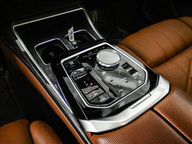 Used 2023 BMW 760i xDrive image 12