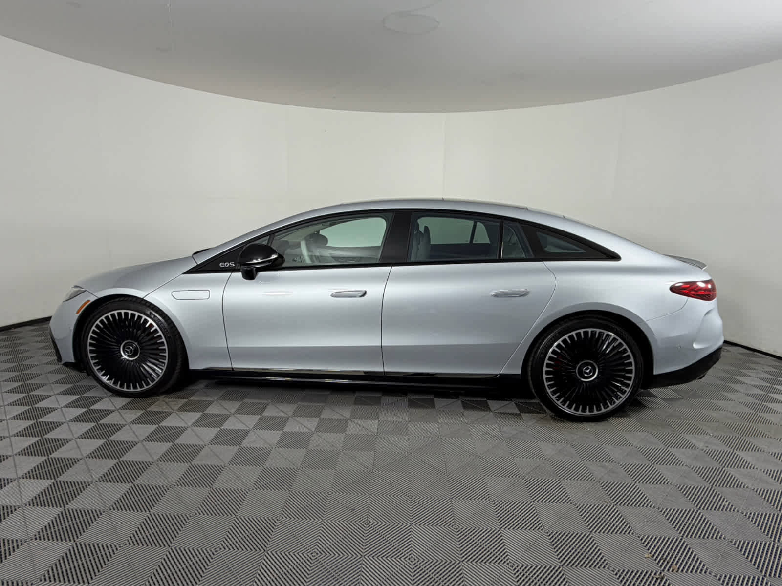 Used 2023 Mercedes-Benz EQS AMG 4MATIC image 6