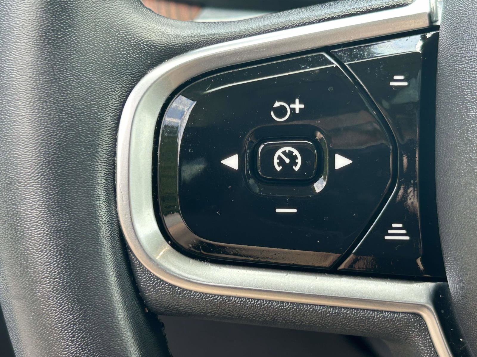 Certified 2023 Volvo XC60 B5 Ultimate w/ Climate Package AWD/4WD image 23