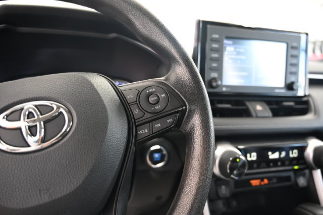 Used 2022 Toyota RAV4 XLE AWD/4WD image 24