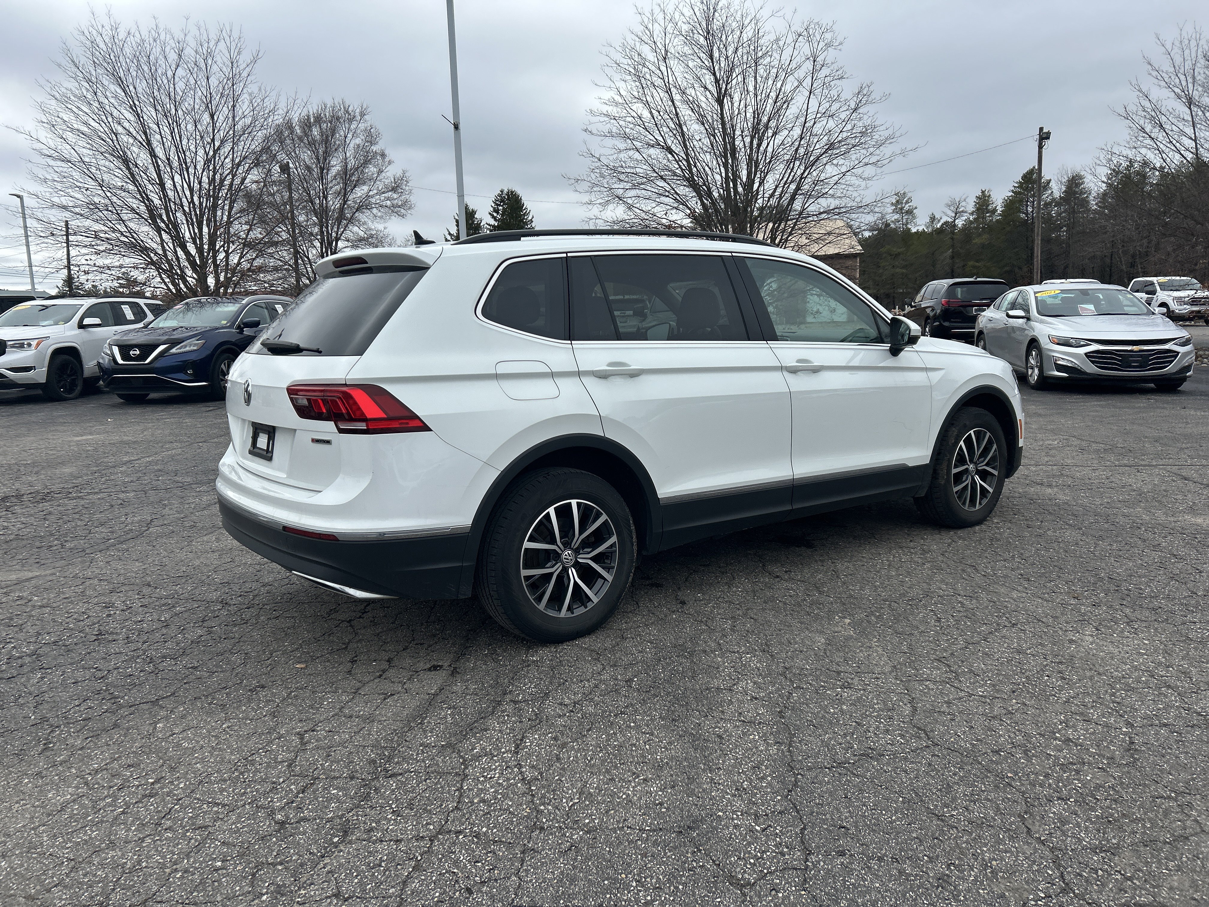 Used 2020 Volkswagen Tiguan SE w/ 3rd Row Seat Package image 4