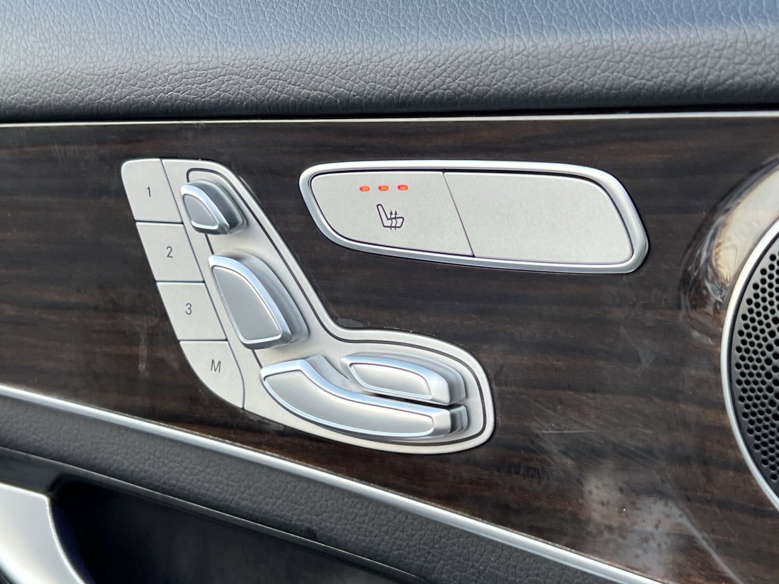 Certified 2022 Mercedes-Benz GLC 300 4MATIC w/ Premium Package Lite image 34