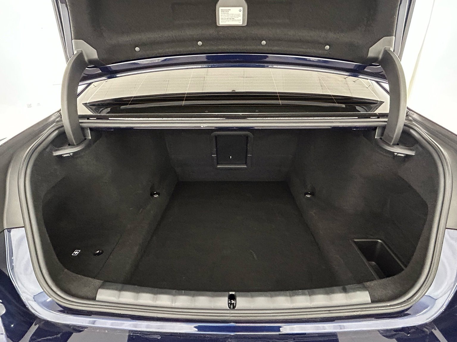 Used 2023 BMW 760i xDrive image 37