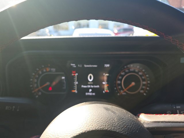 Used 2024 Jeep Gladiator Rubicon w/ Technology Group AWD/4WD image 10