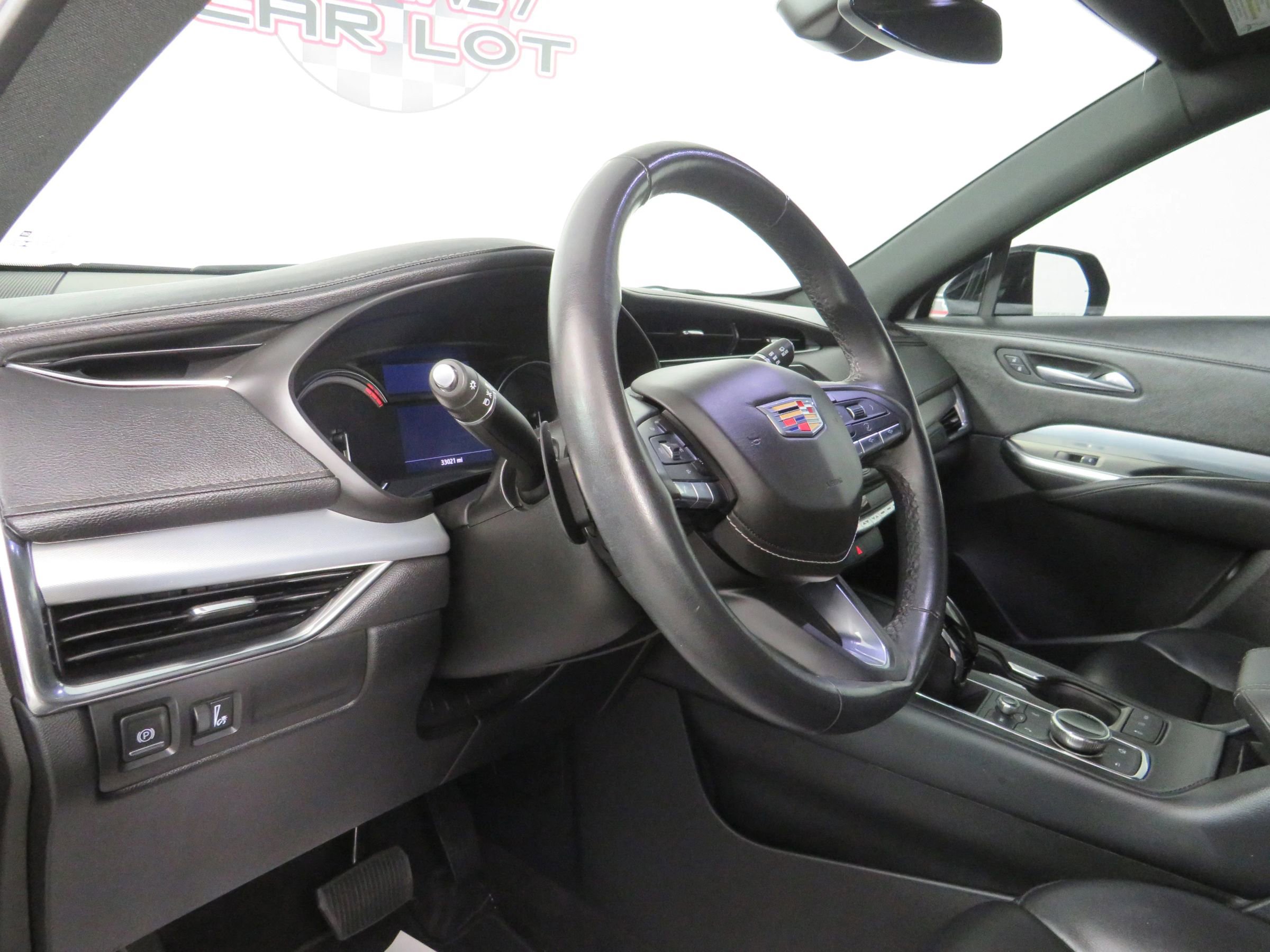 Used 2020 Cadillac XT4 Premium Luxury image 10