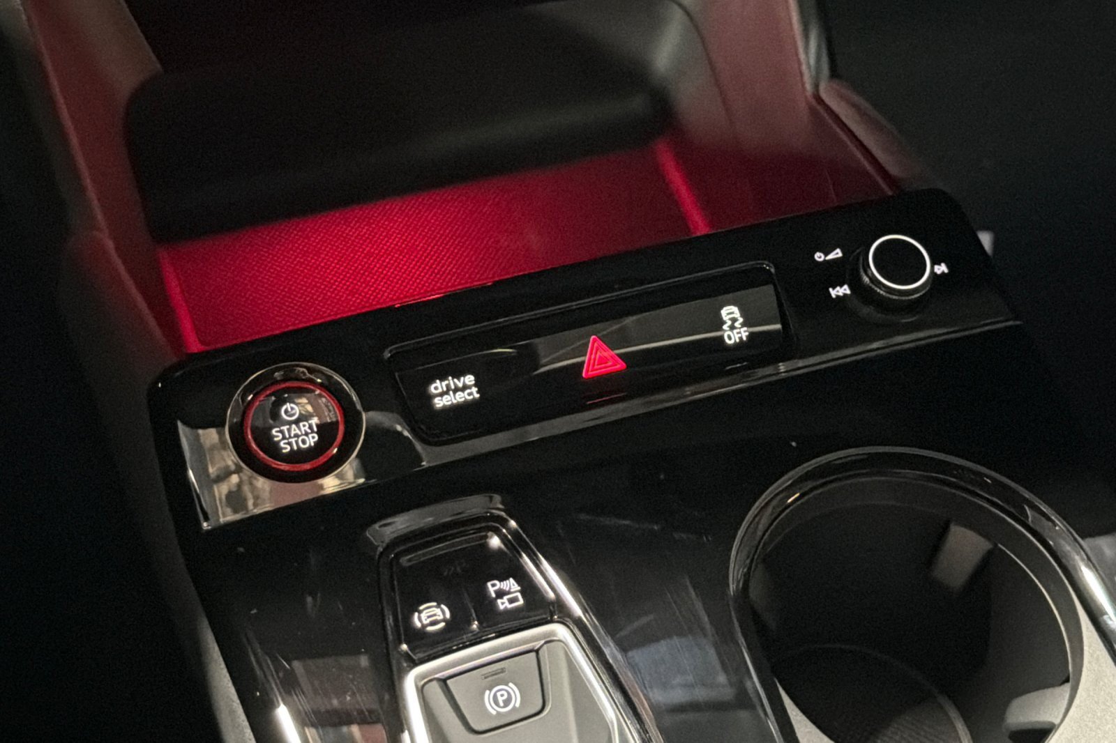 New 2027 Audi SQ6 e-tron Premium Plus AWD/4WD image 20