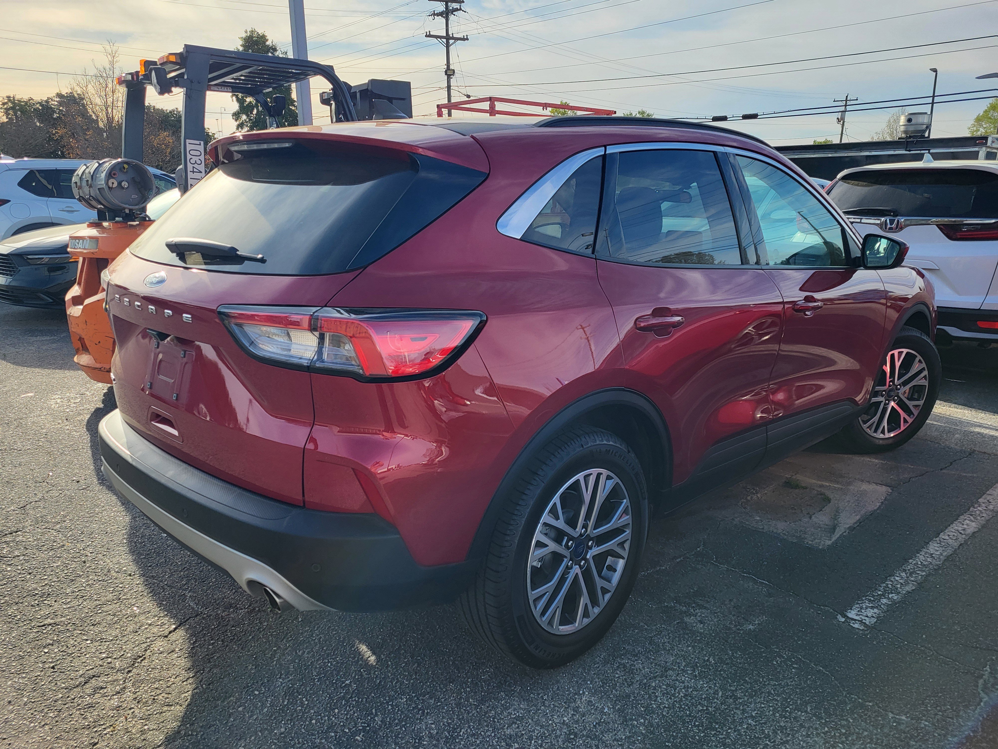 Used 2021 Ford Escape SEL w/ Technology Package image 4