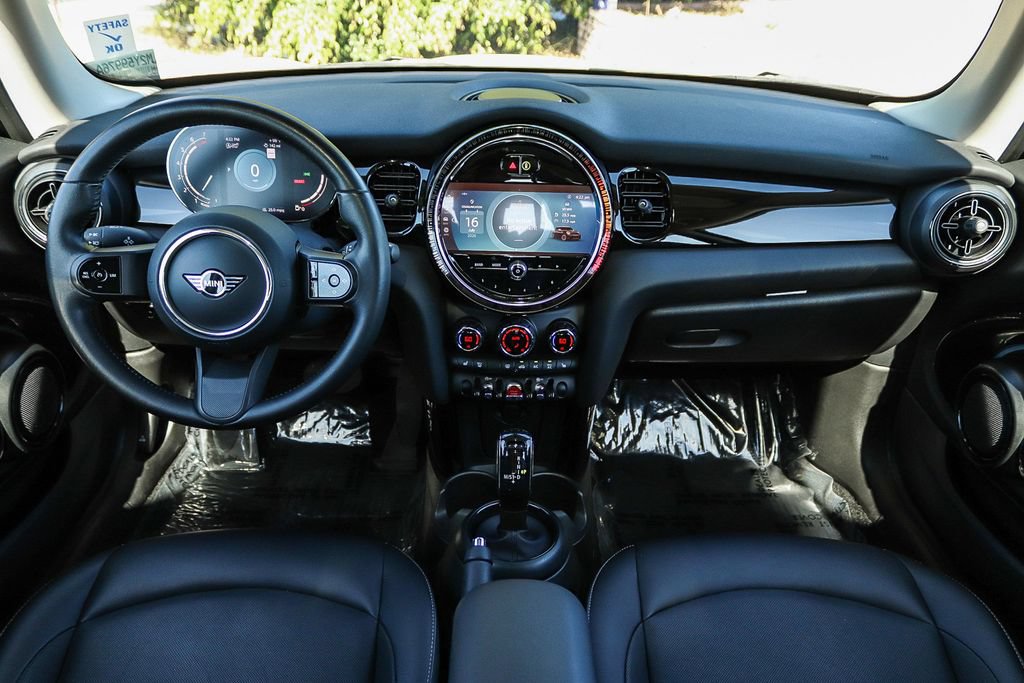Used 2023 MINI Cooper 2-Door Hardtop FWD image 16