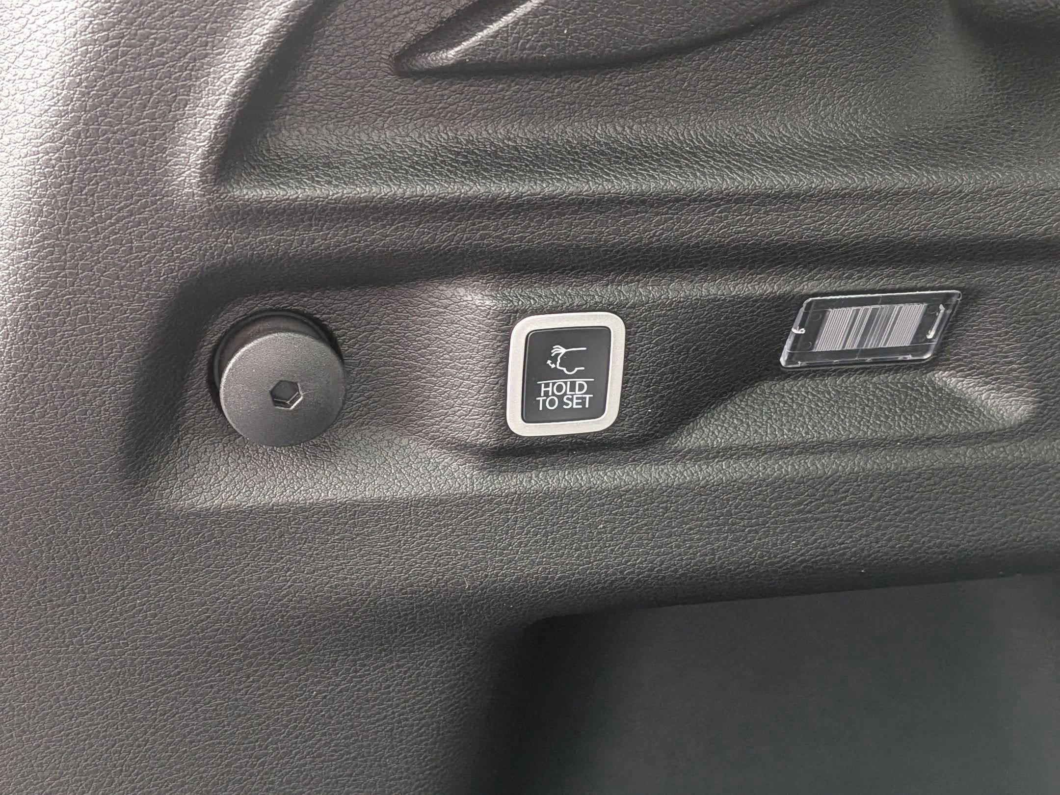 Used 2025 Jeep Grand Cherokee L Altitude RWD image 29