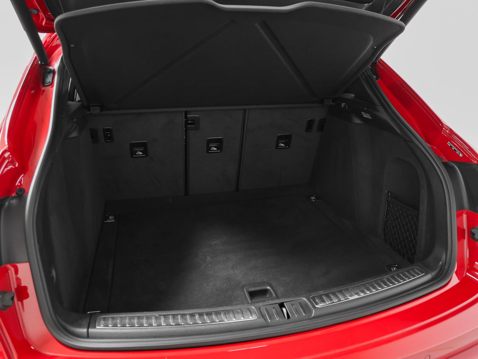 Certified 2023 Porsche Macan AWD/4WD image 18