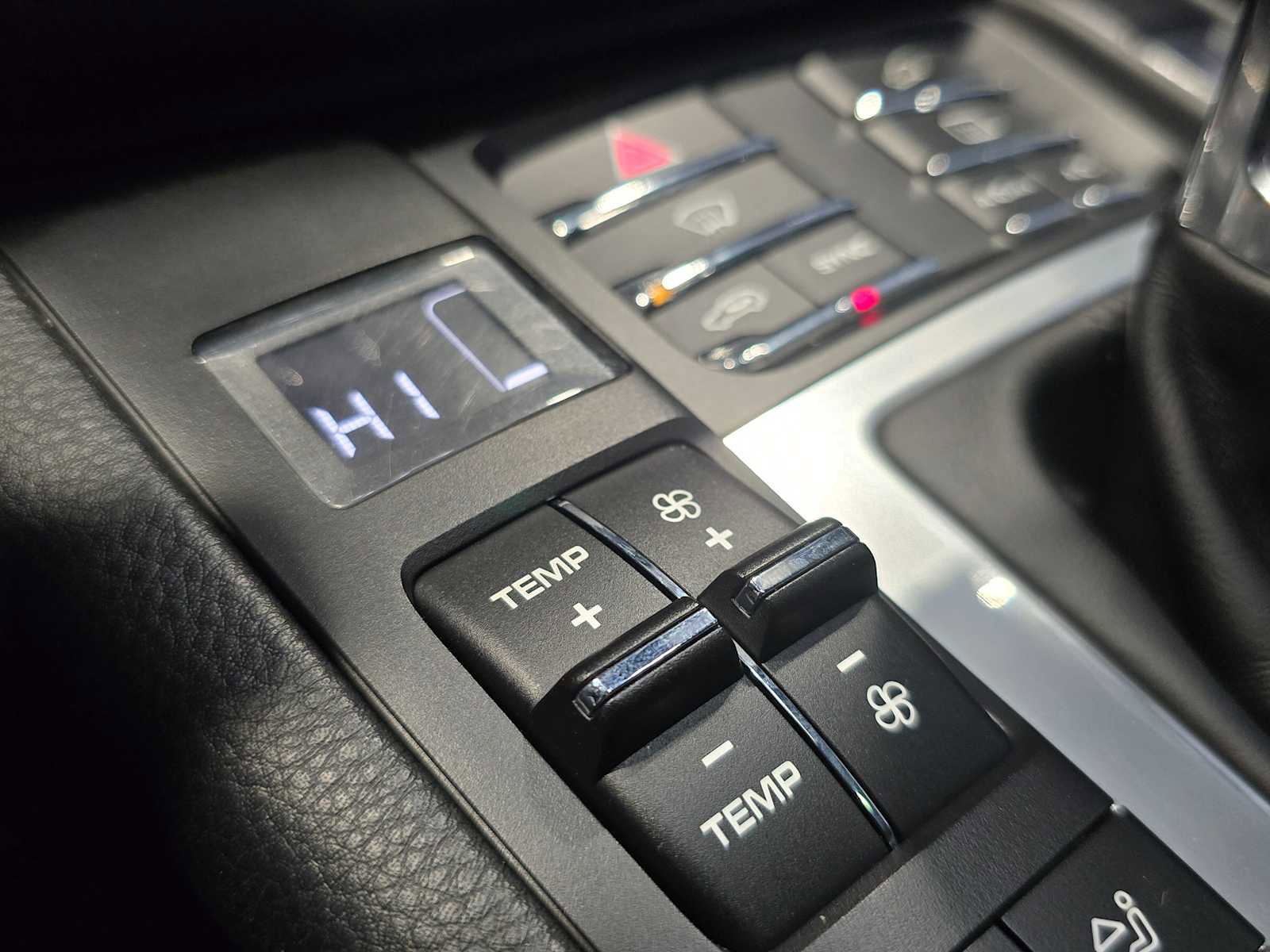 Used 2018 Porsche Macan image 33