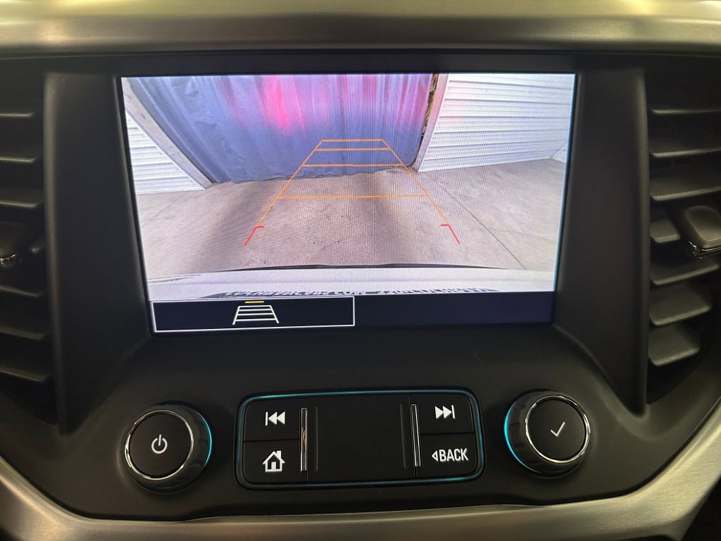 Certified 2023 GMC Acadia SLE w/ Driver Convenience Package image 12