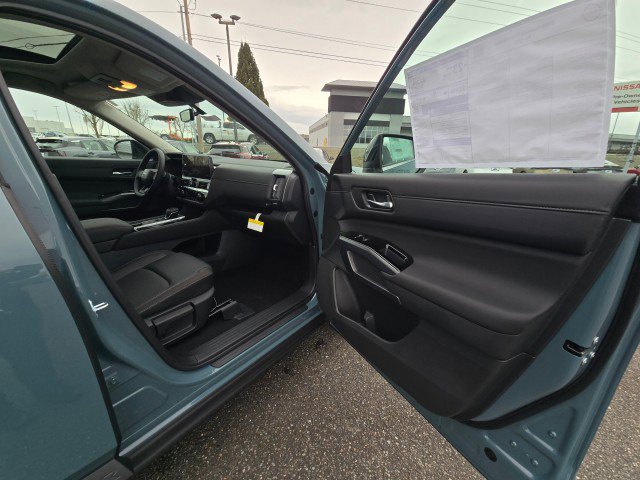 New 2026 Nissan Pathfinder SL image 11