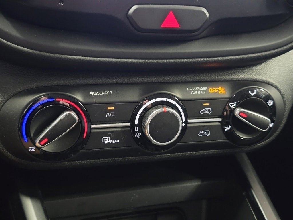 Used 2023 Kia Soul LX w/ LX Technology Package image 12