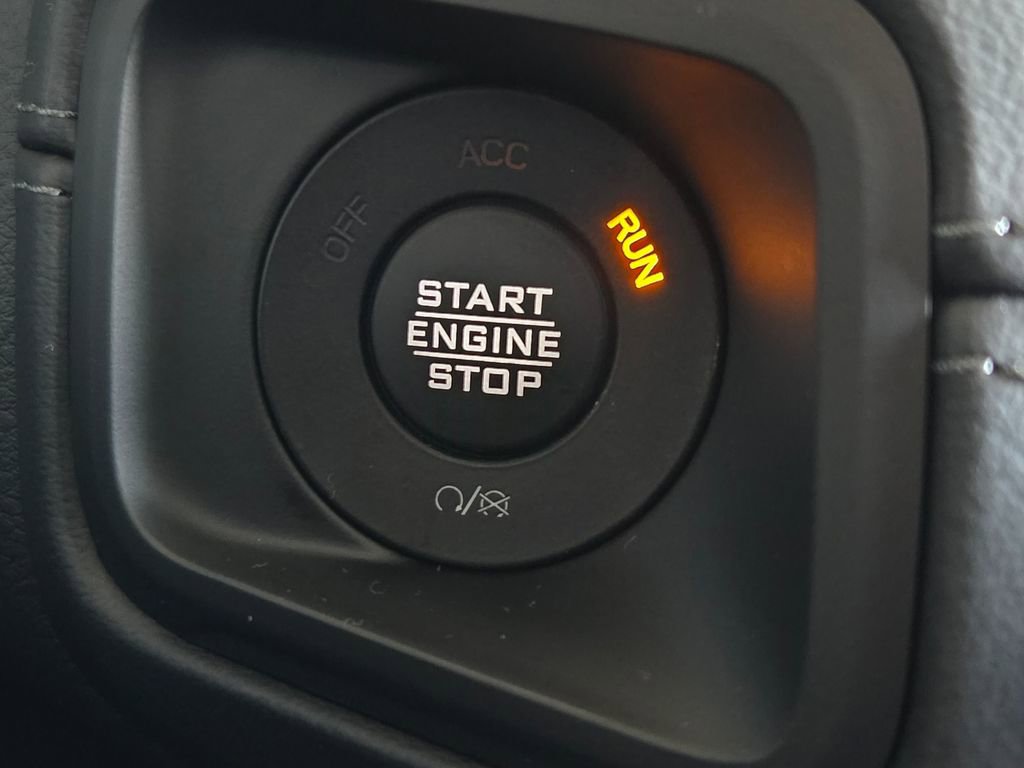 Certified 2025 Jeep Gladiator Sport image 8