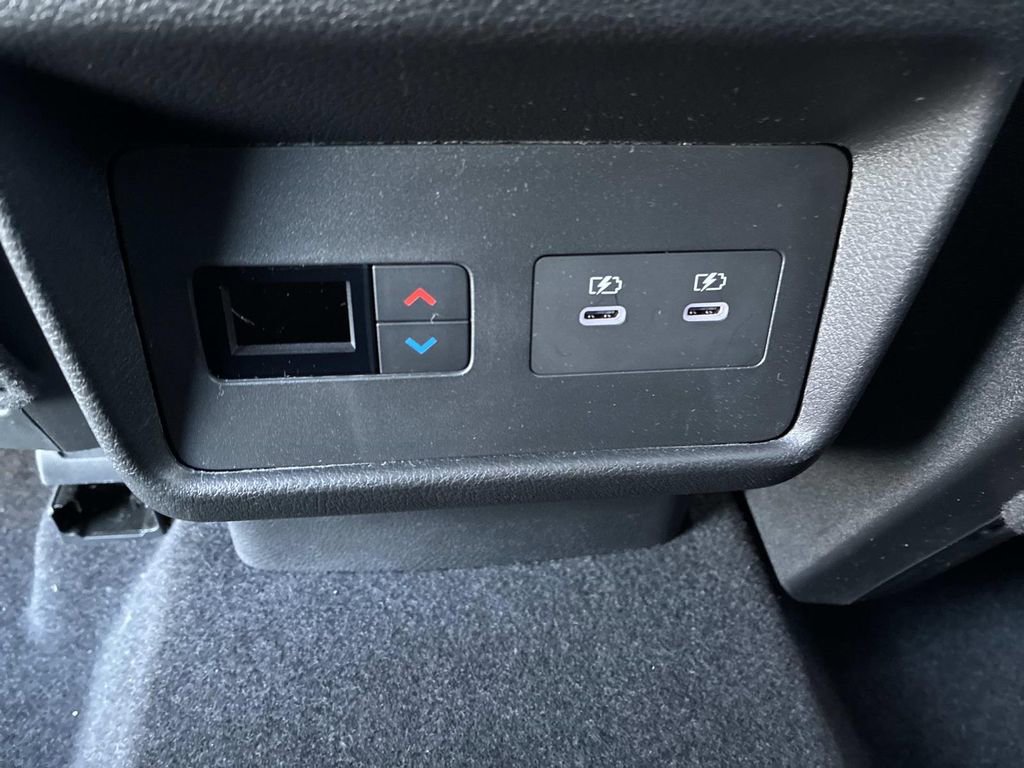 Used 2024 Nissan Rogue SL w/ SL Premium Package image 17