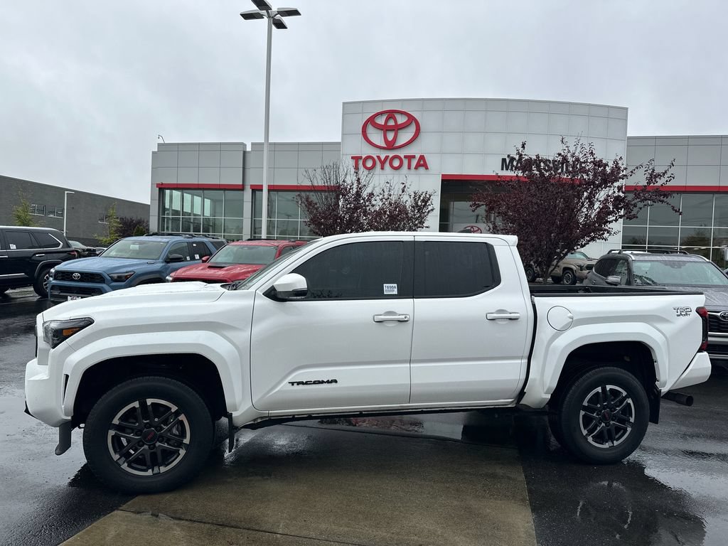 Certified 2024 Toyota Tacoma TRD Sport w/ TRD Sport Upgrade Package AWD/4WD image 2
