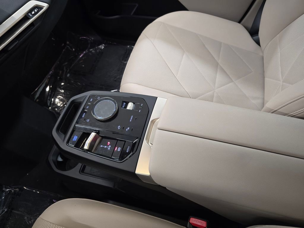 Used 2023 BMW iX xDrive50 AWD/4WD image 23