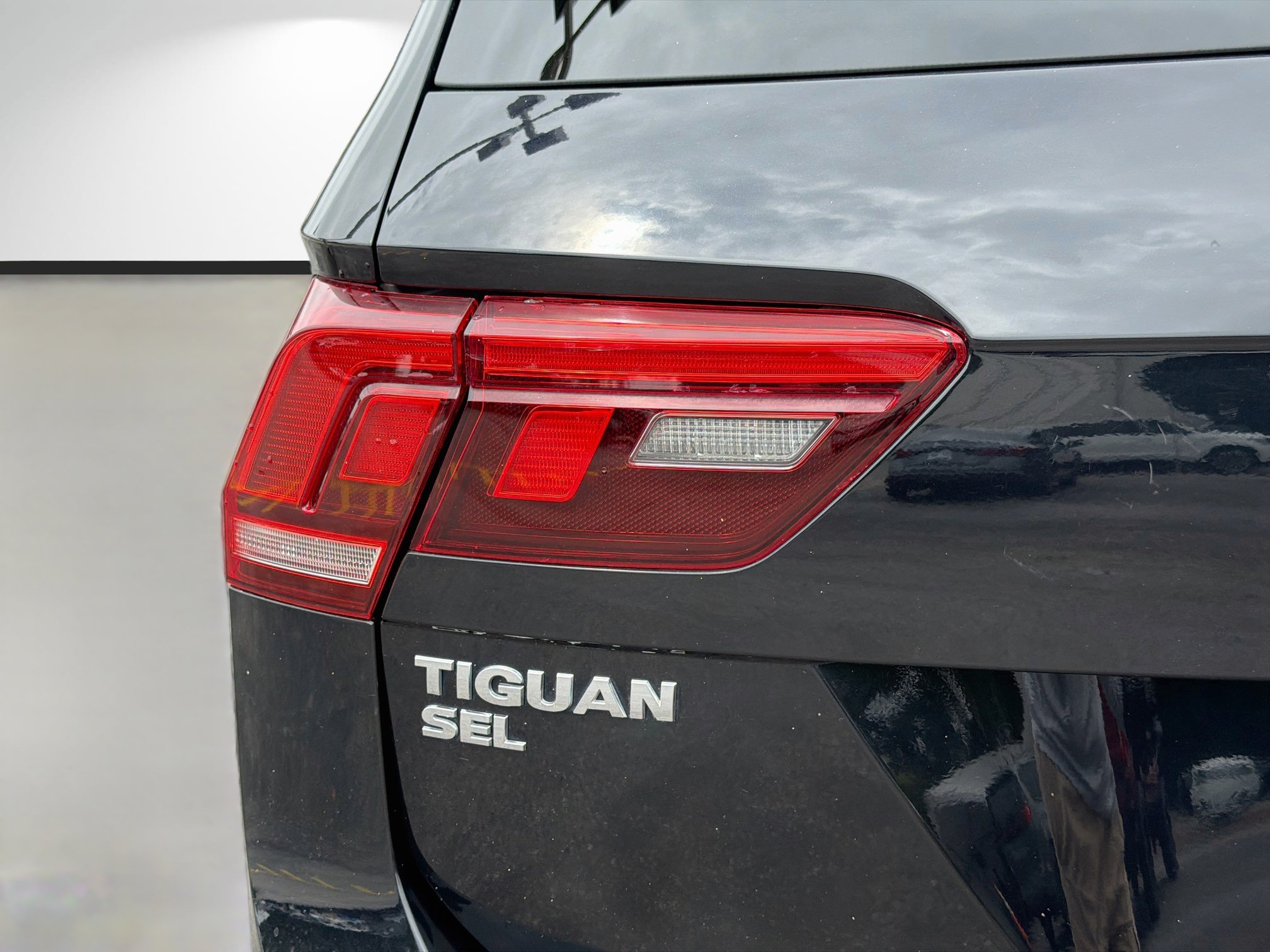 Used 2019 Volkswagen Tiguan SEL Premium w/ 3rd Row Seat Package AWD/4WD image 10