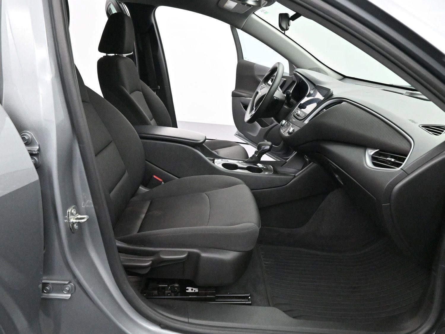 Used 2023 Chevrolet Malibu LS image 27