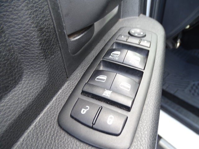 Used 2014 RAM 3500 Tradesman w/ Chrome Appearance Group AWD/4WD image 8