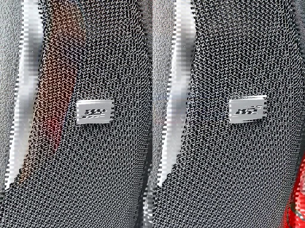 Used 2024 GMC Yukon SLT w/ SLT Premium Package image 24