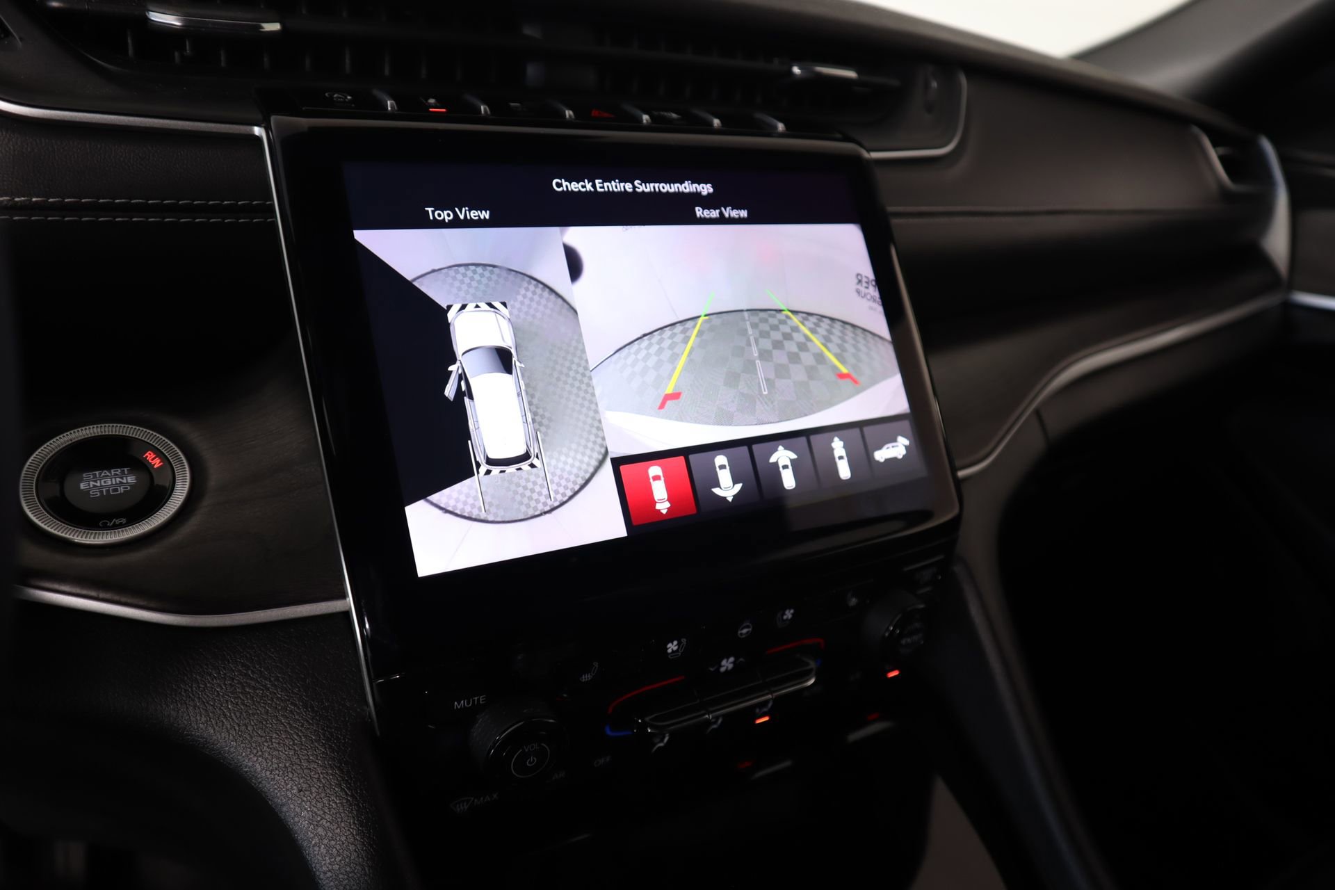 Used 2024 Jeep Grand Cherokee L Limited w/ Luxury Tech Group II image 6