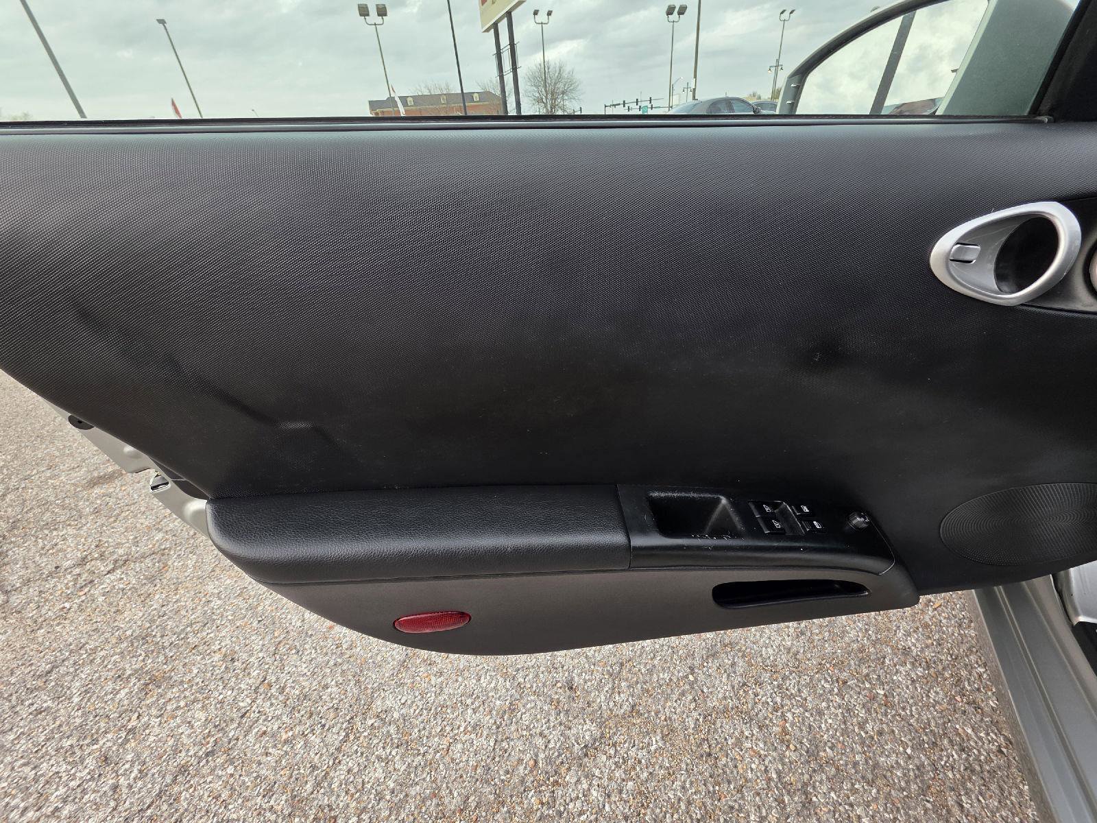 Used 2005 Nissan 350Z Touring RWD image 36