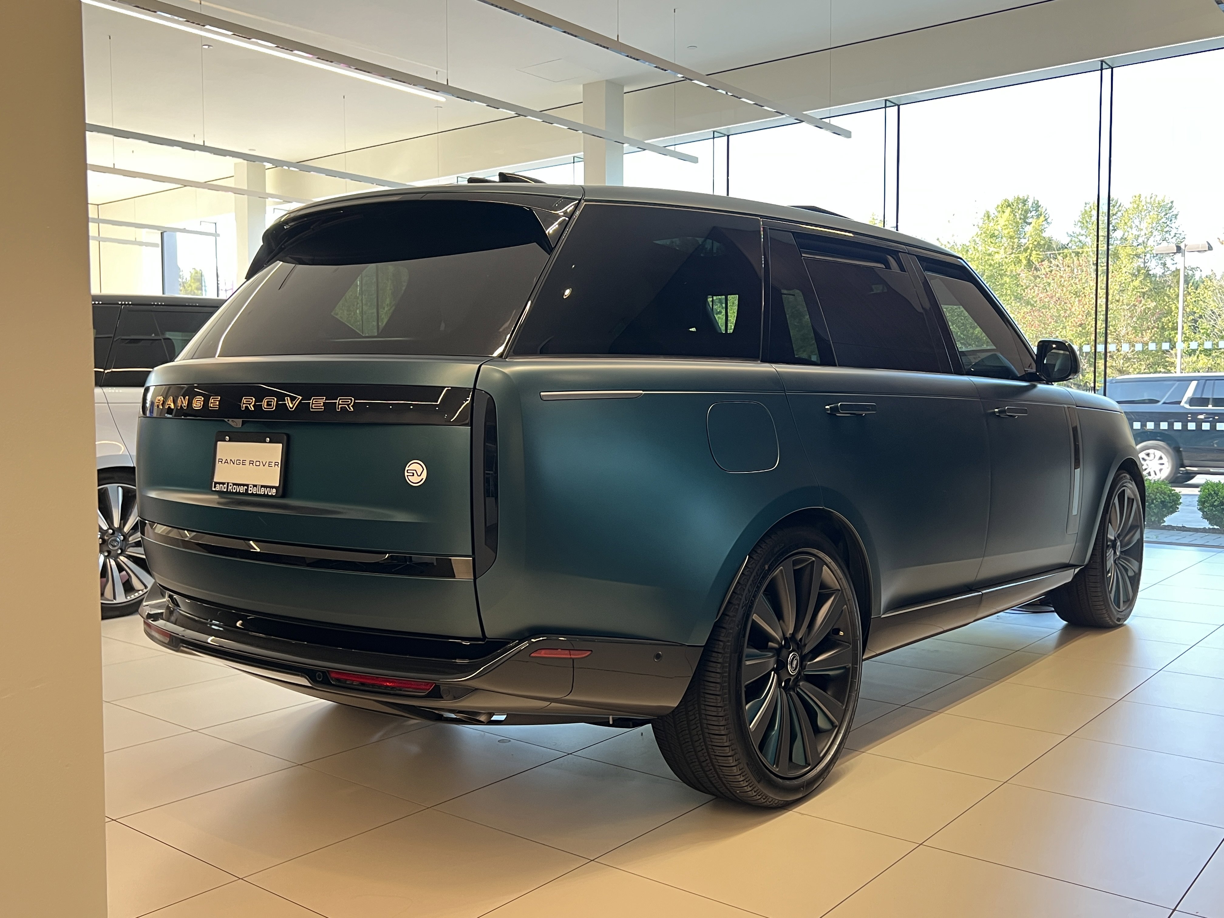 New 2025 Land Rover Range Rover SV AWD/4WD image 7