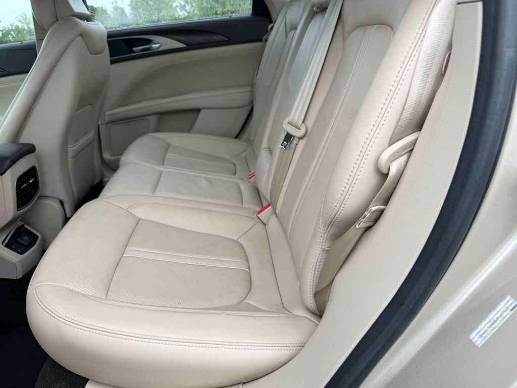 Used 2017 Lincoln MKZ Reserve FWD image 13