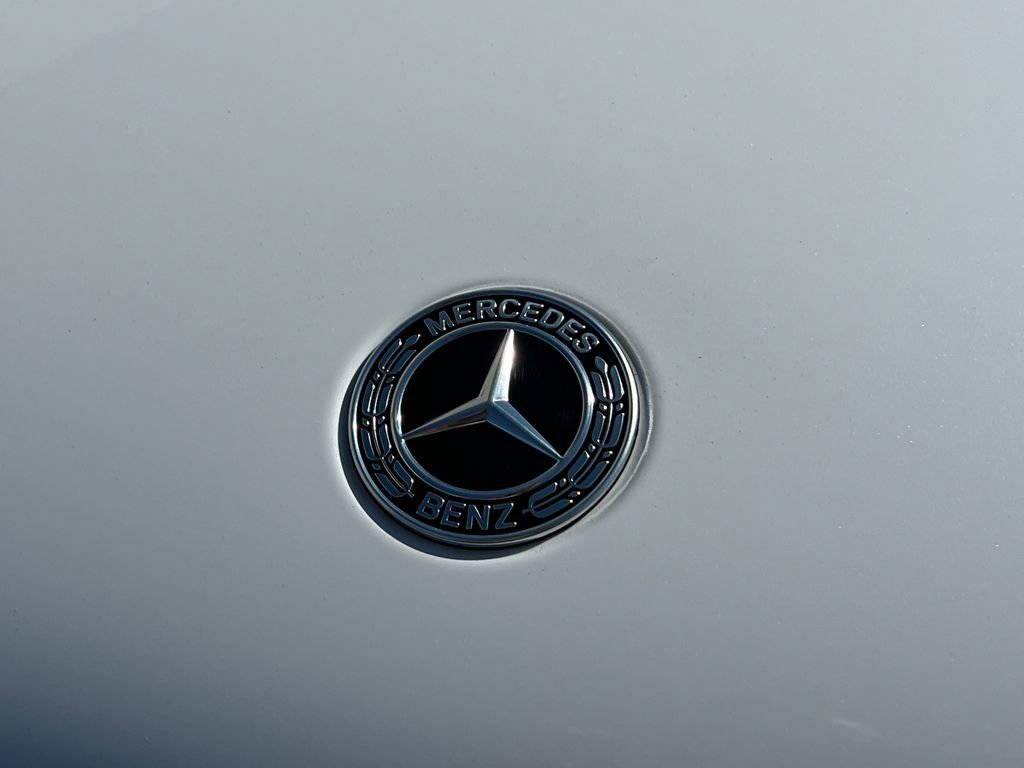Used 2025 Mercedes-Benz GLC 350e 4MATIC image 26