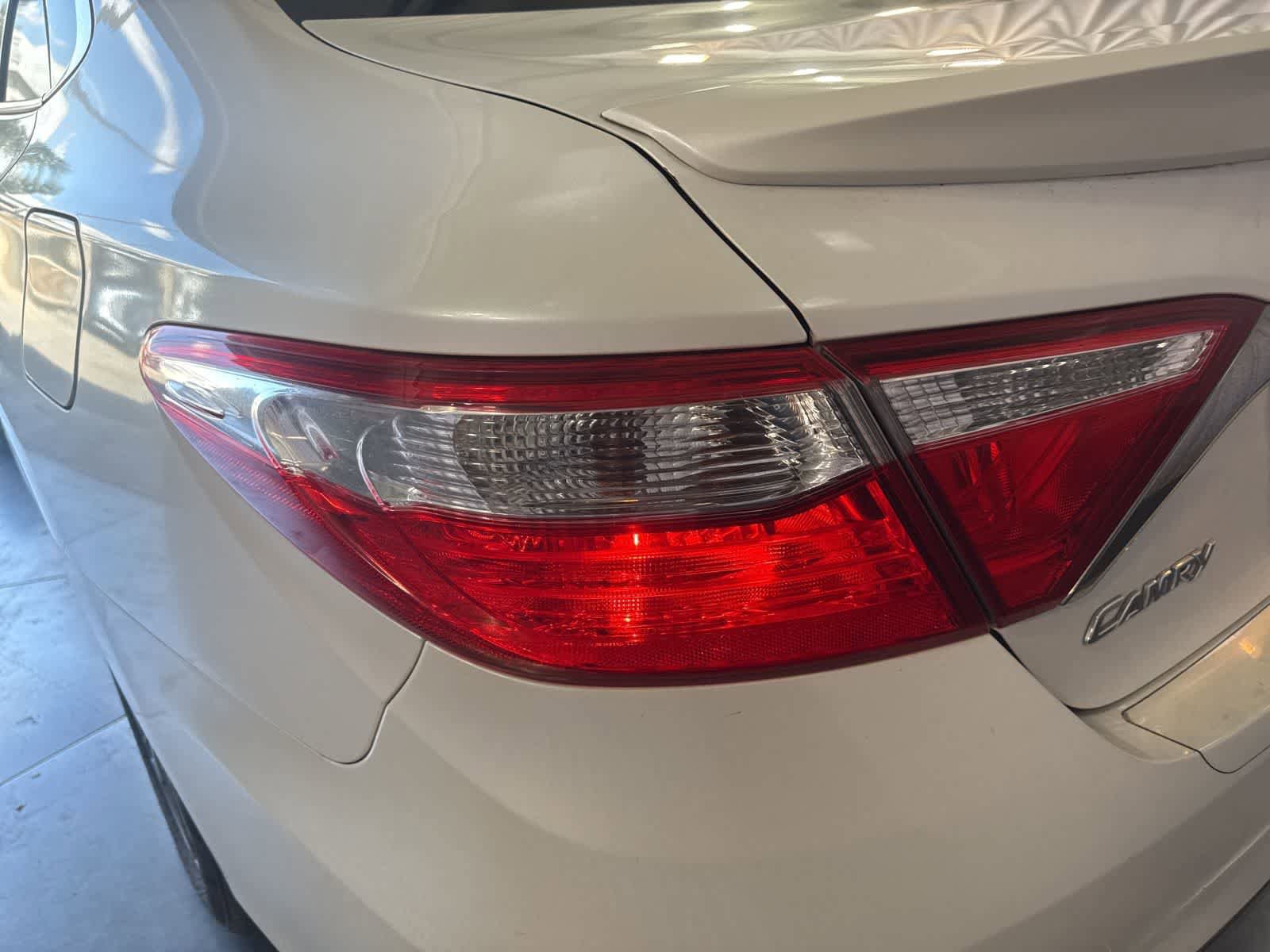 Used 2017 Toyota Camry SE FWD image 12