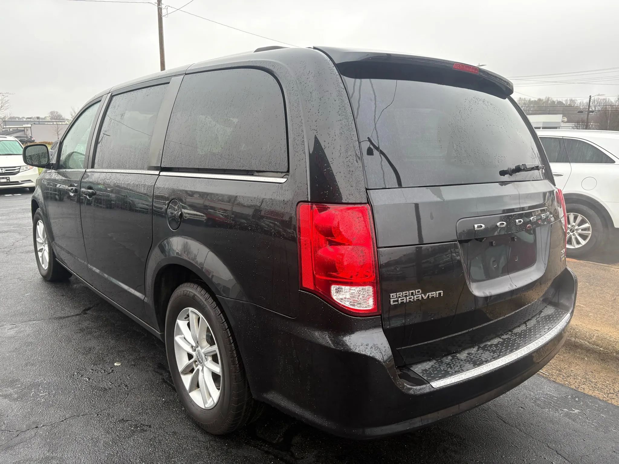 Used 2019 Dodge Grand Caravan SXT image 5