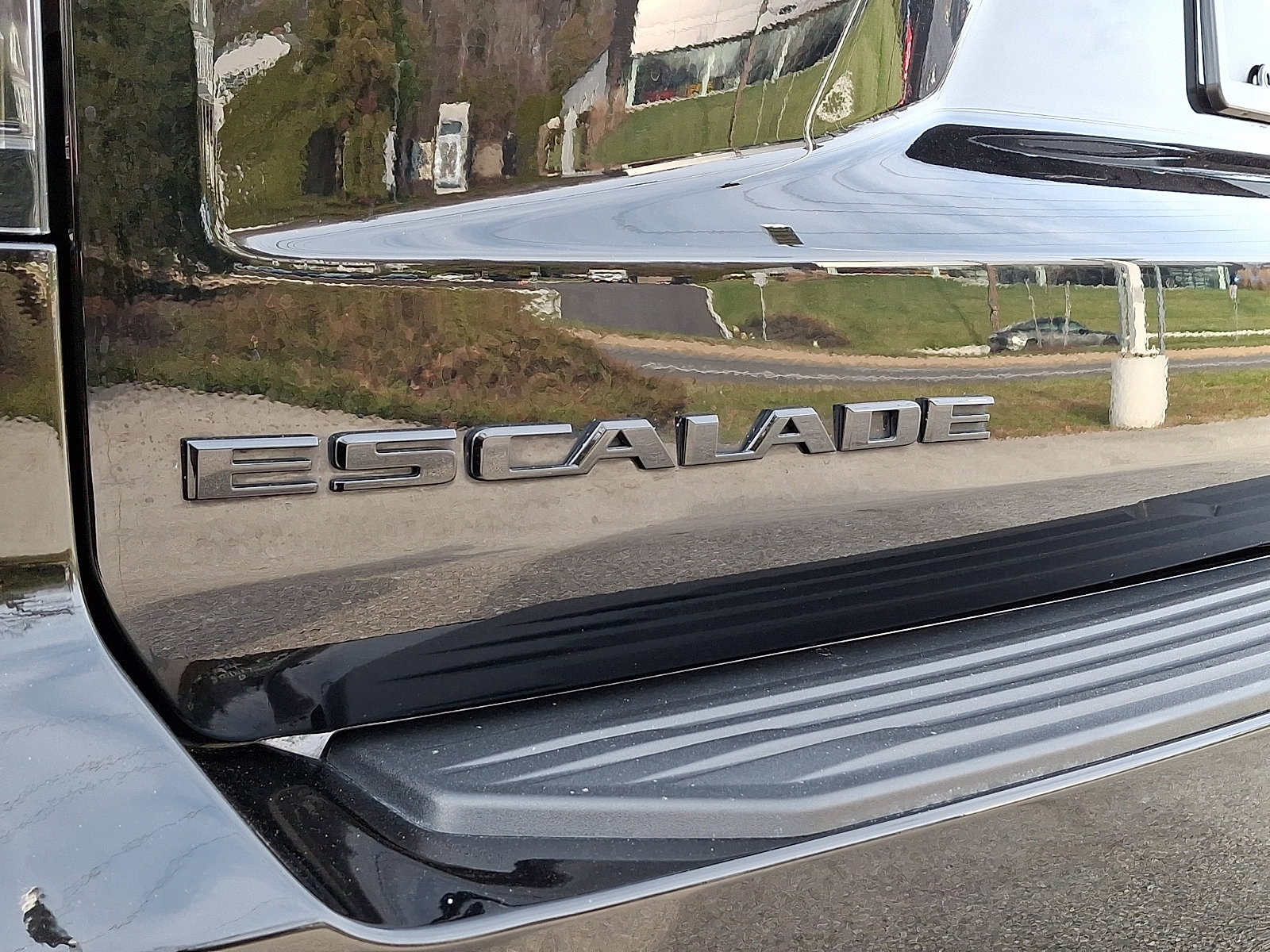 Certified 2024 Cadillac Escalade Sport w/ LPO, ONYX Package image 37