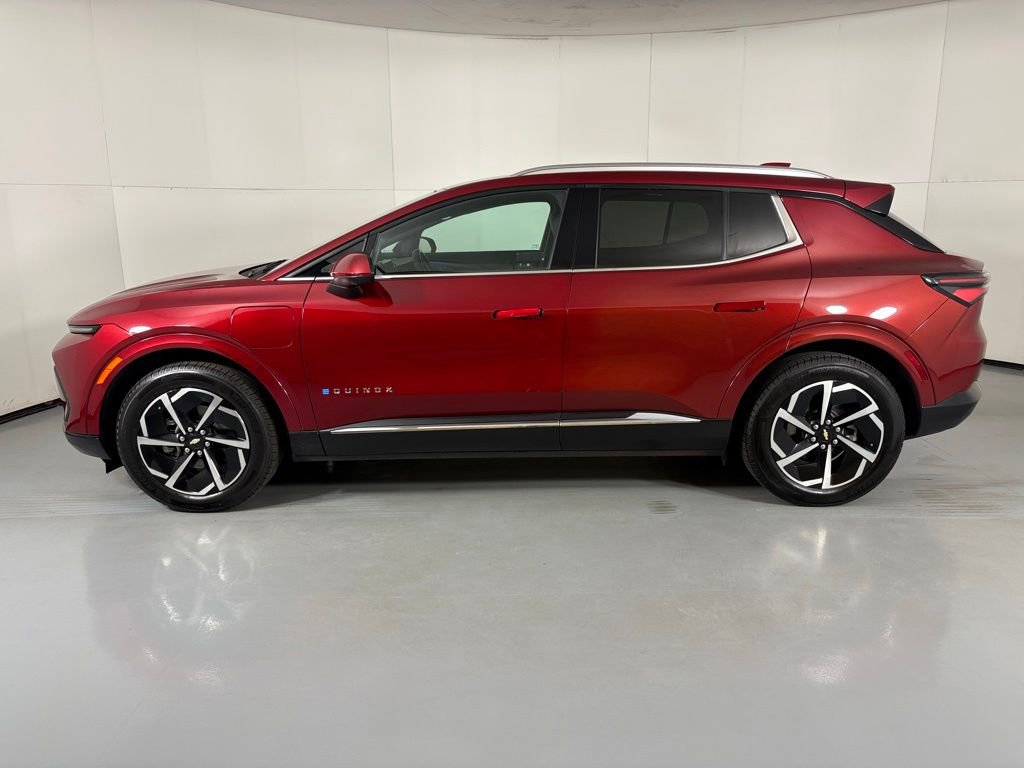 Used 2025 Chevrolet Equinox EV LT w/ Convenience Package image 6