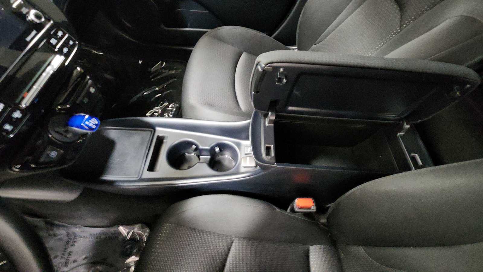 Certified 2021 Toyota Prius LE AWD/4WD image 23
