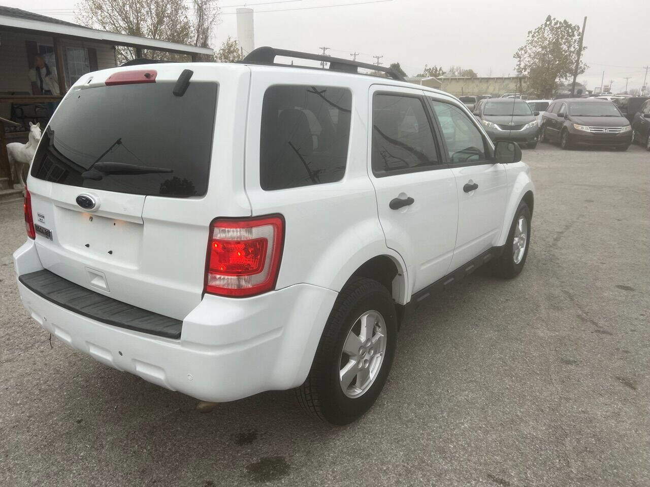 Used 2011 Ford Escape XLT image 9