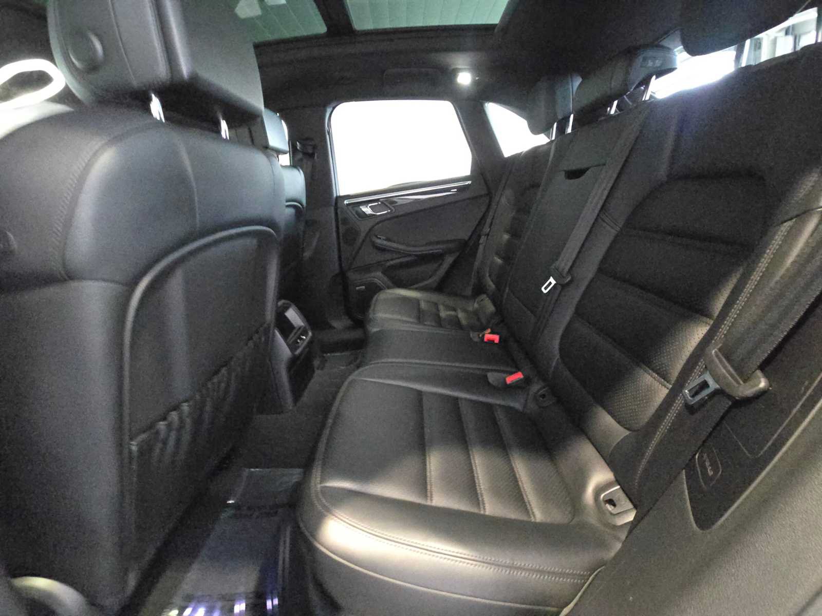 Used 2015 Porsche Macan S AWD/4WD image 17