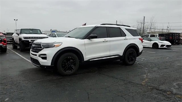 Used 2021 Ford Explorer XLT w/ Equipment Group 202A image 4