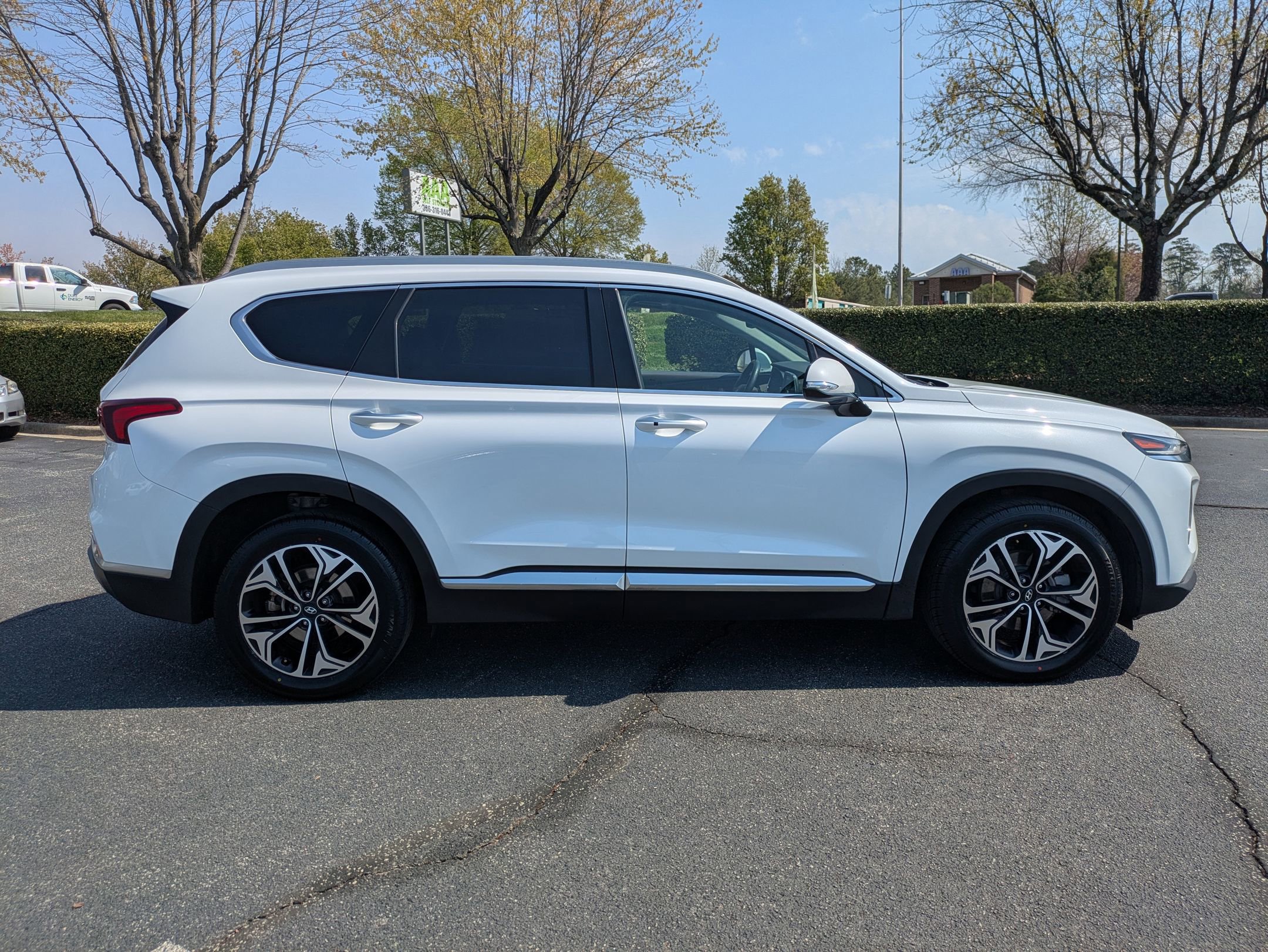 Used 2019 Hyundai Santa Fe Limited image 10